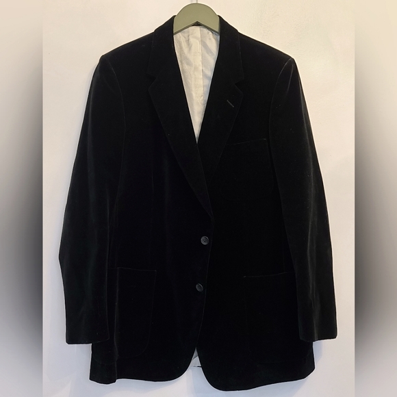Black Velvet Vintage Halston Men's Dinner Jacket - Picture 2 of 10